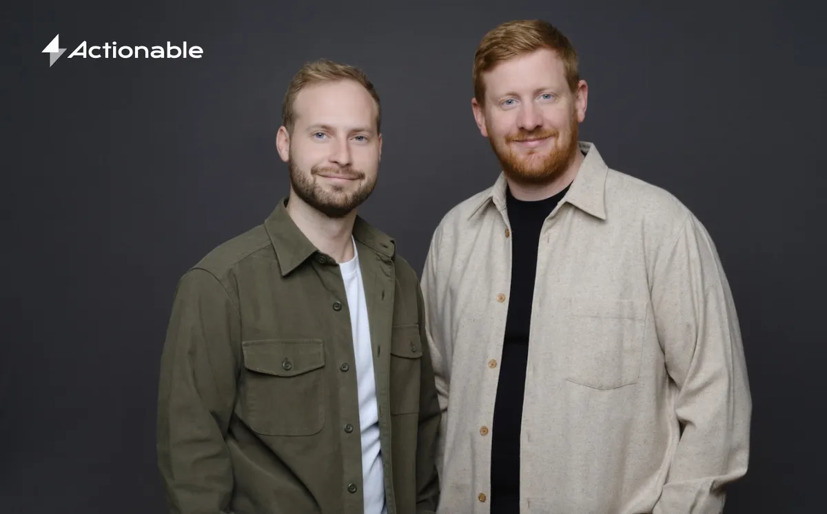 Nans and Nicolas, co-founders of Actionable, standing
